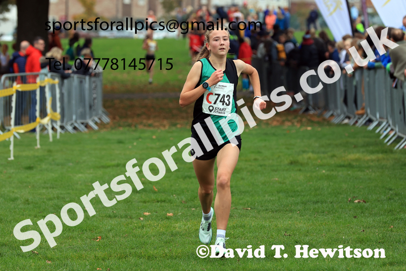 Womens Under-17s relay, 2025 Northern Cross Country Relays, Graves Park, Sheffield. Photo: David T. Hewitson/Sports for All Pics